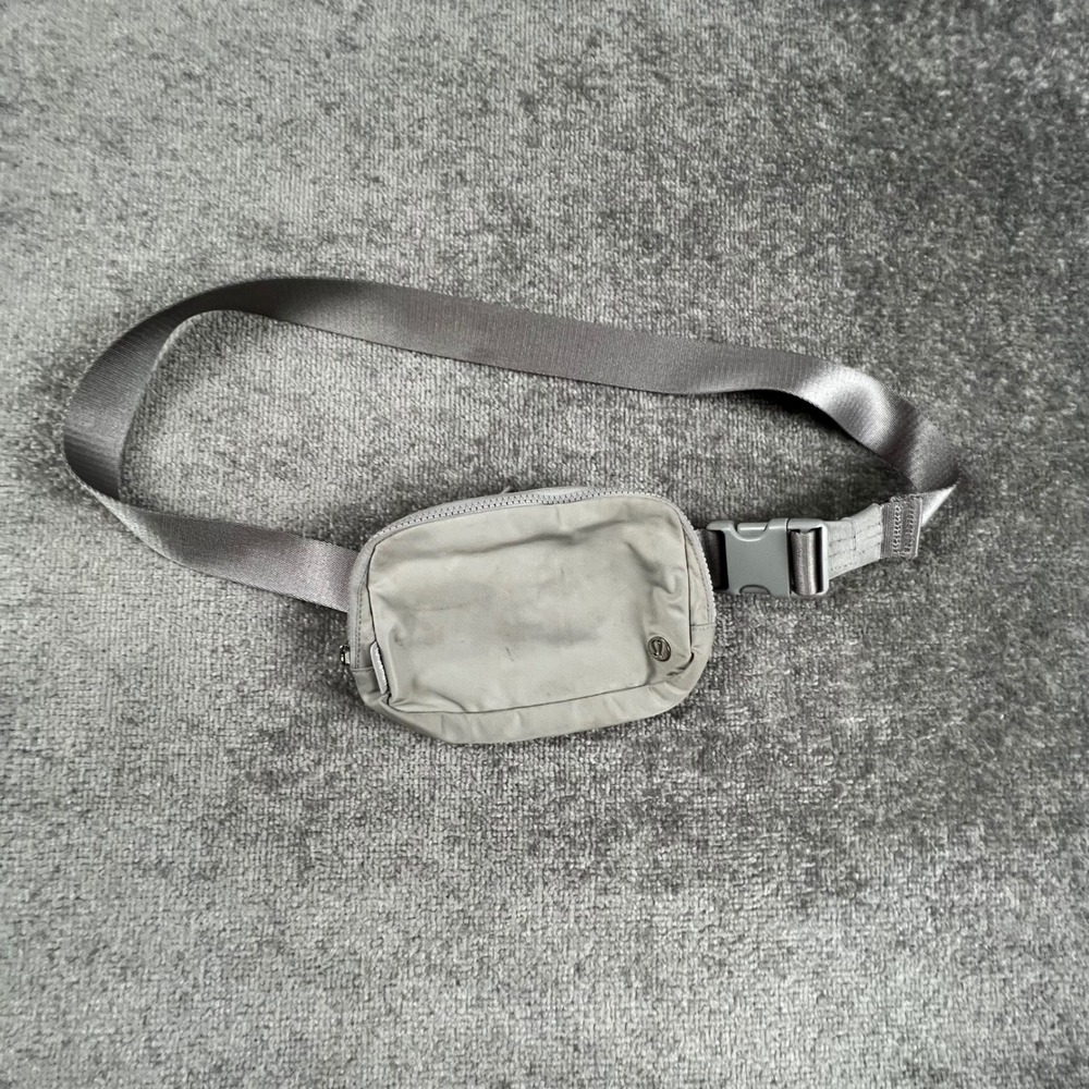 Lululemon Everywhere Belt Bag 1L Grey Sage Silver Drop LU9AX2S Adjustable Strap